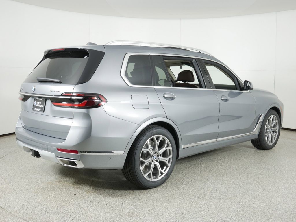 2025 BMW X7 xDrive40i 9