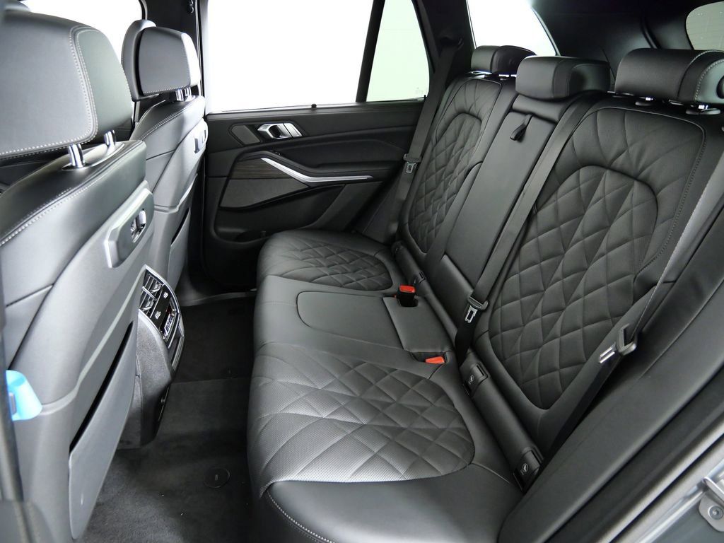 Thumbnail: 2026 BMW X5 - 35