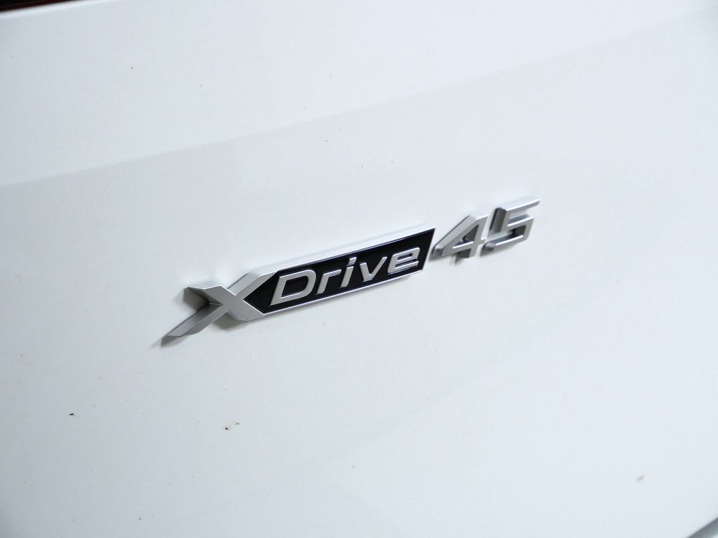 Thumbnail: 2026 BMW iX - 12