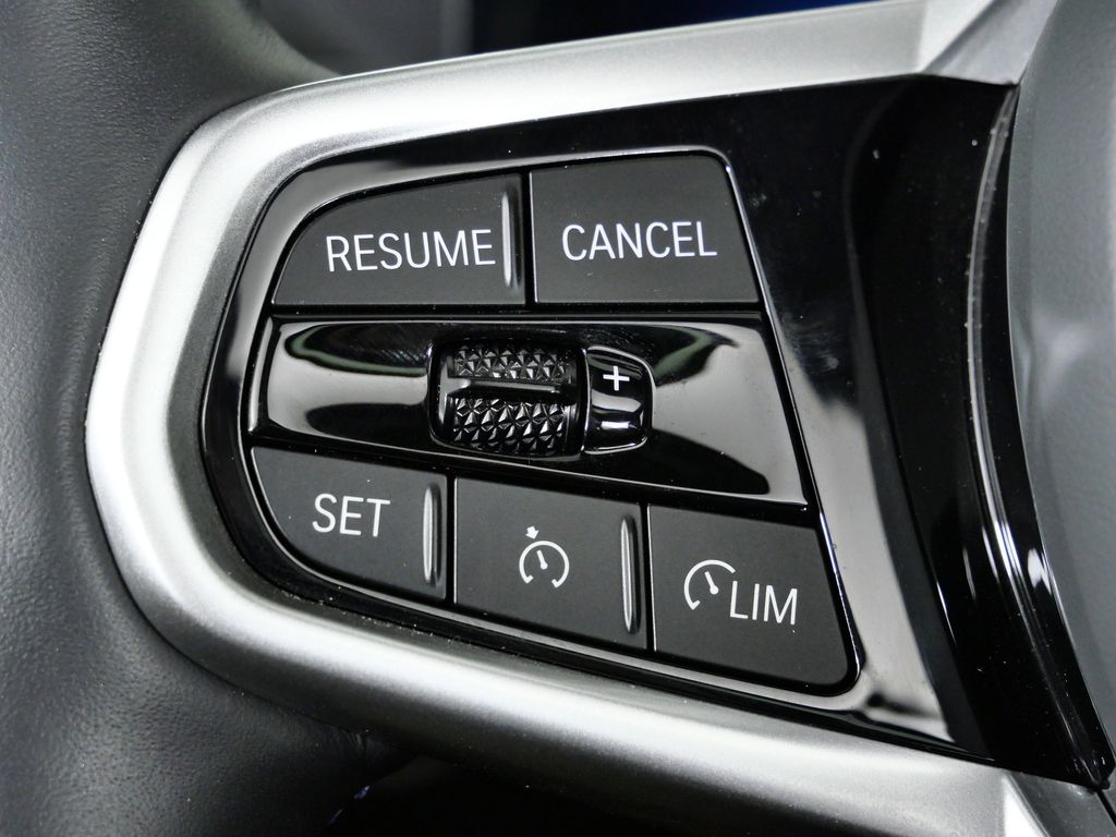 Thumbnail: 2025 BMW i4 - 45