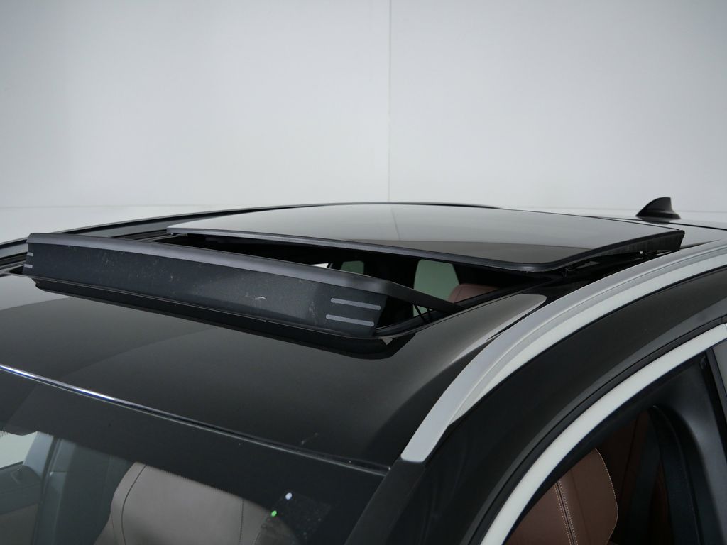 Thumbnail: 2022 BMW X5 - 19