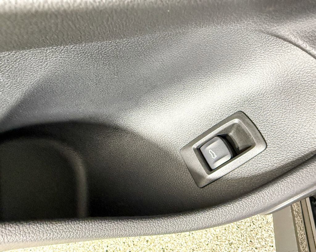 Thumbnail: 2025 BMW i4 - 37