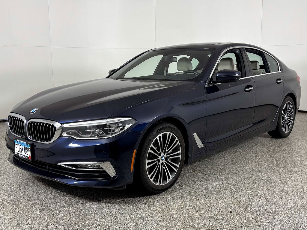 Thumbnail: 2017 BMW 5 Series - 1