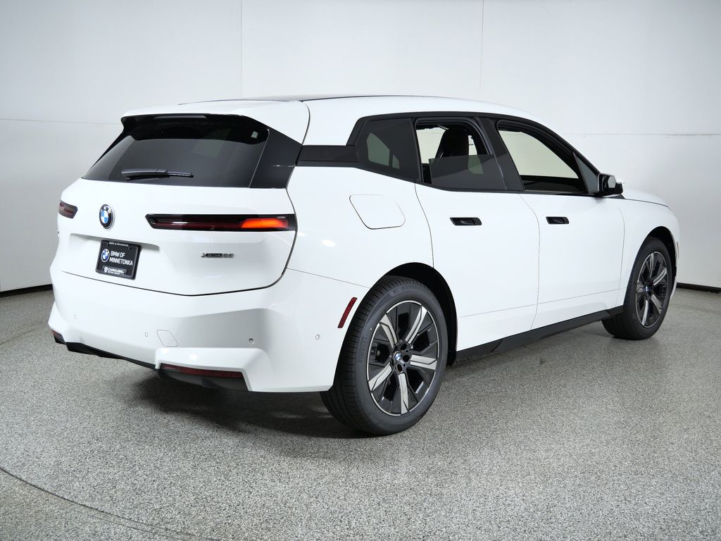 Thumbnail: 2026 BMW iX - 9