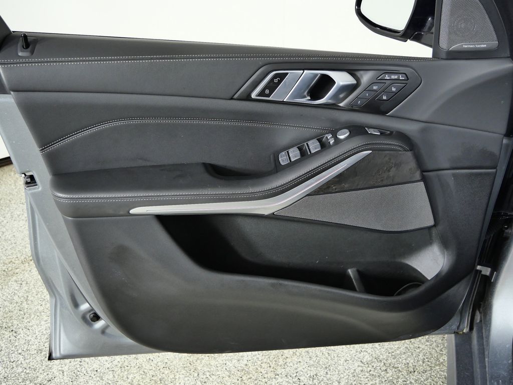 Thumbnail: 2024 BMW X7 - 41