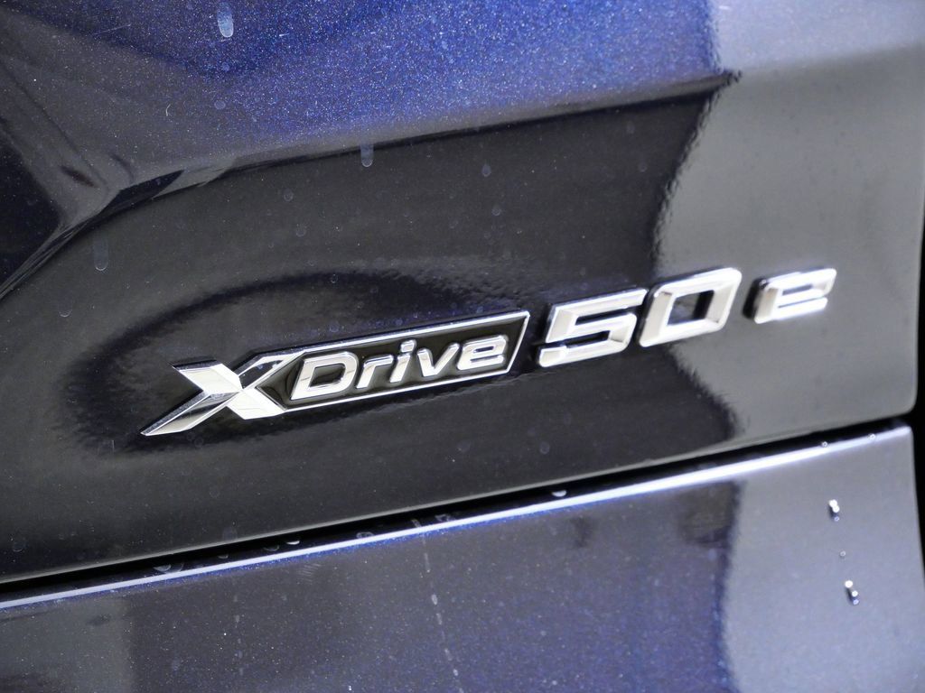 Thumbnail: 2026 BMW X5 - 14