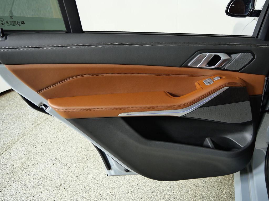 Thumbnail: 2025 BMW X7 - 34