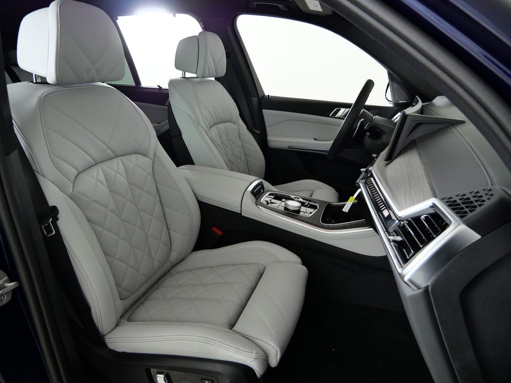 Thumbnail: 2026 BMW X5 - 21