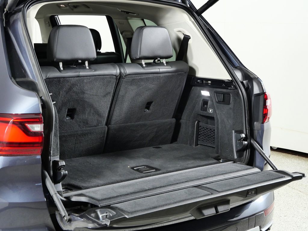 Thumbnail: 2022 BMW X7 - 29