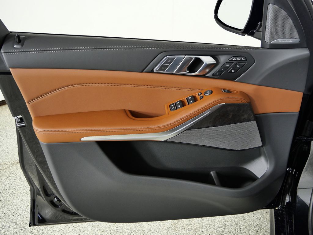 Thumbnail: 2026 BMW X7 - 34