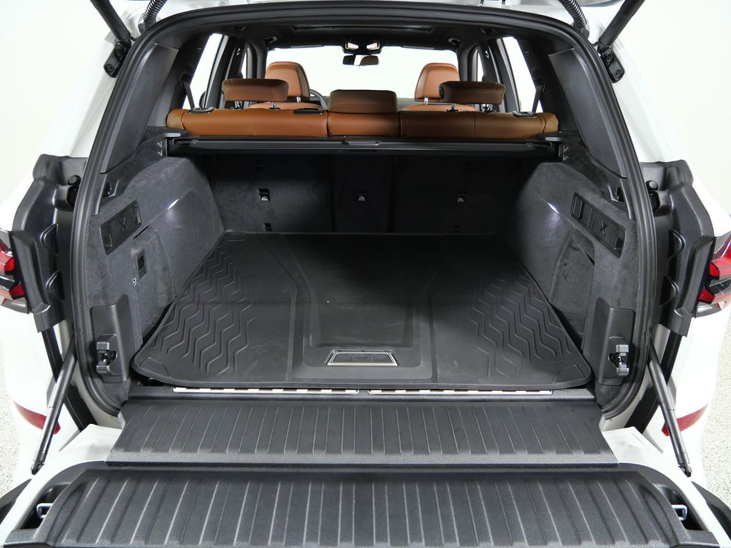 Thumbnail: 2026 BMW X5 - 28