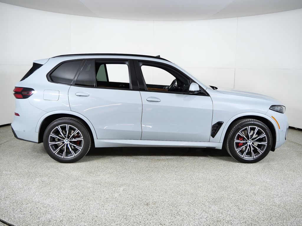 Thumbnail: 2024 BMW X5 - 10