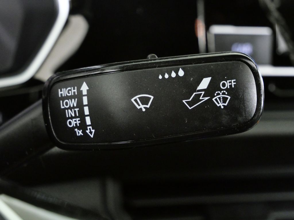 Thumbnail: 2019 Volkswagen Jetta - 48