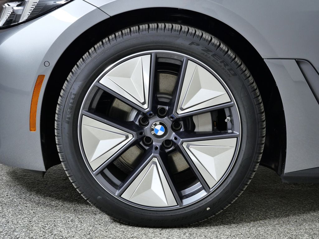 Thumbnail: 2026 BMW i4 - 17