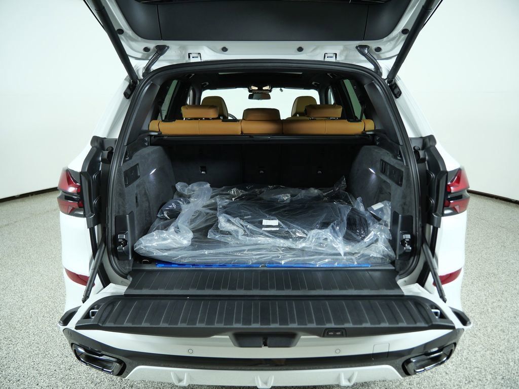 Thumbnail: 2026 BMW X5 - 14