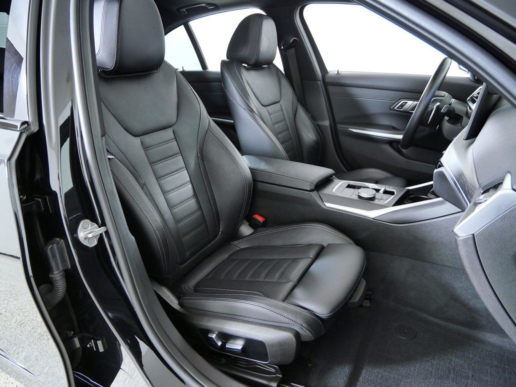 Thumbnail: 2023 BMW 3 Series - 25