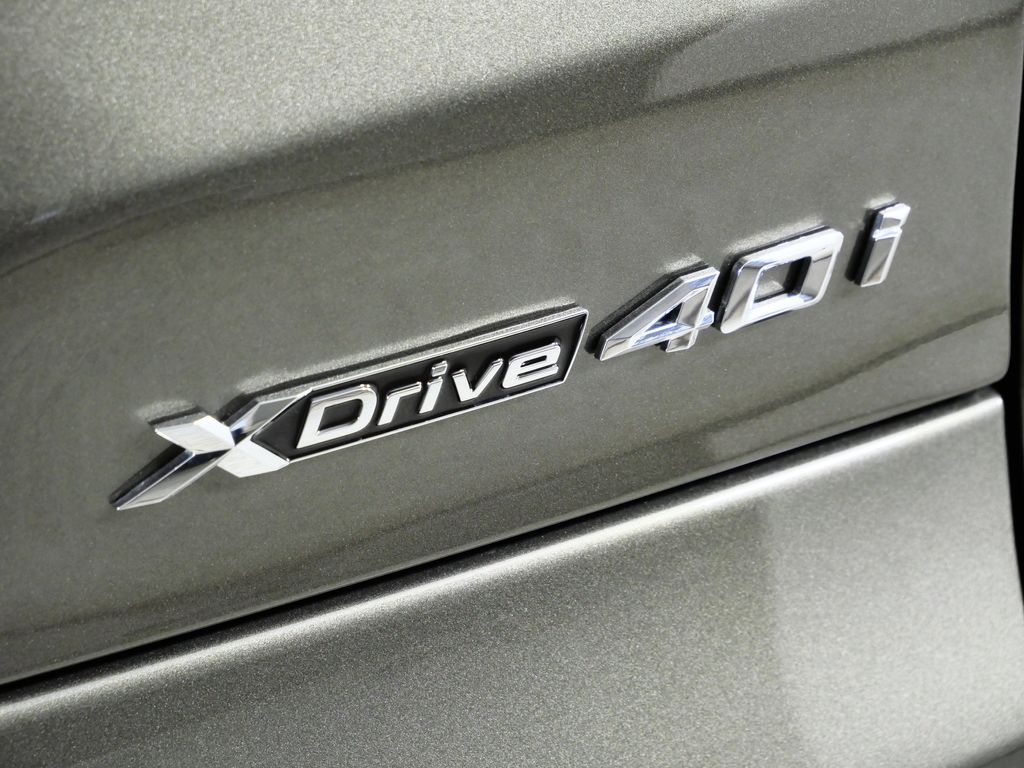 Thumbnail: 2026 BMW X5 - 12