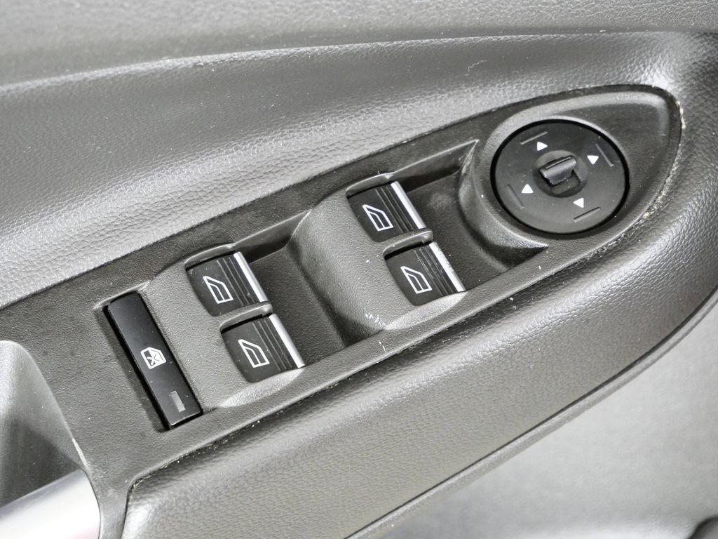Thumbnail: 2017 Ford Escape - 36