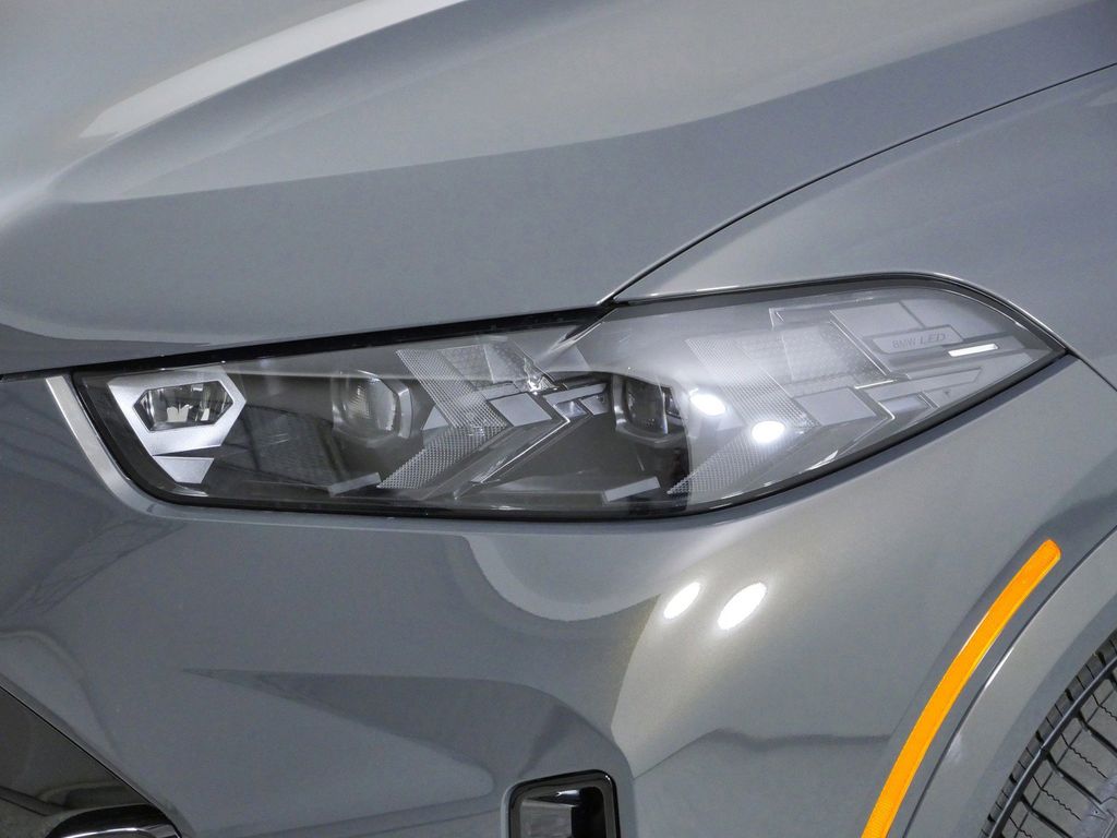 Thumbnail: 2026 BMW X5 - 3