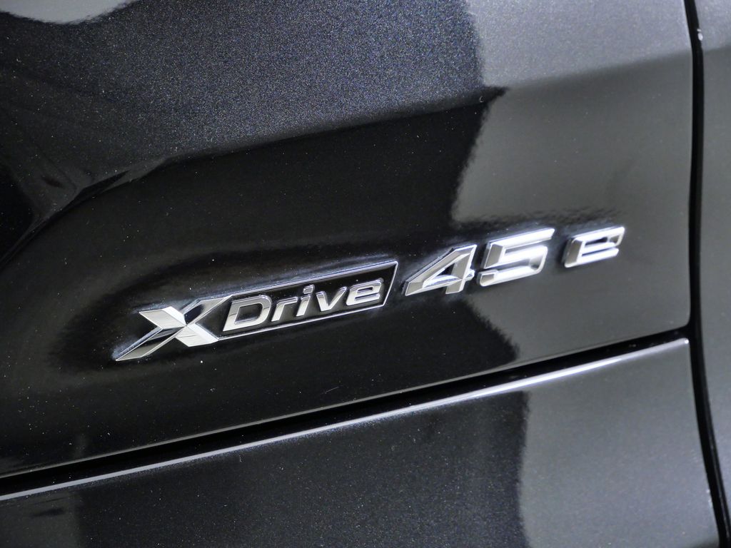 Thumbnail: 2022 BMW X5 - 13