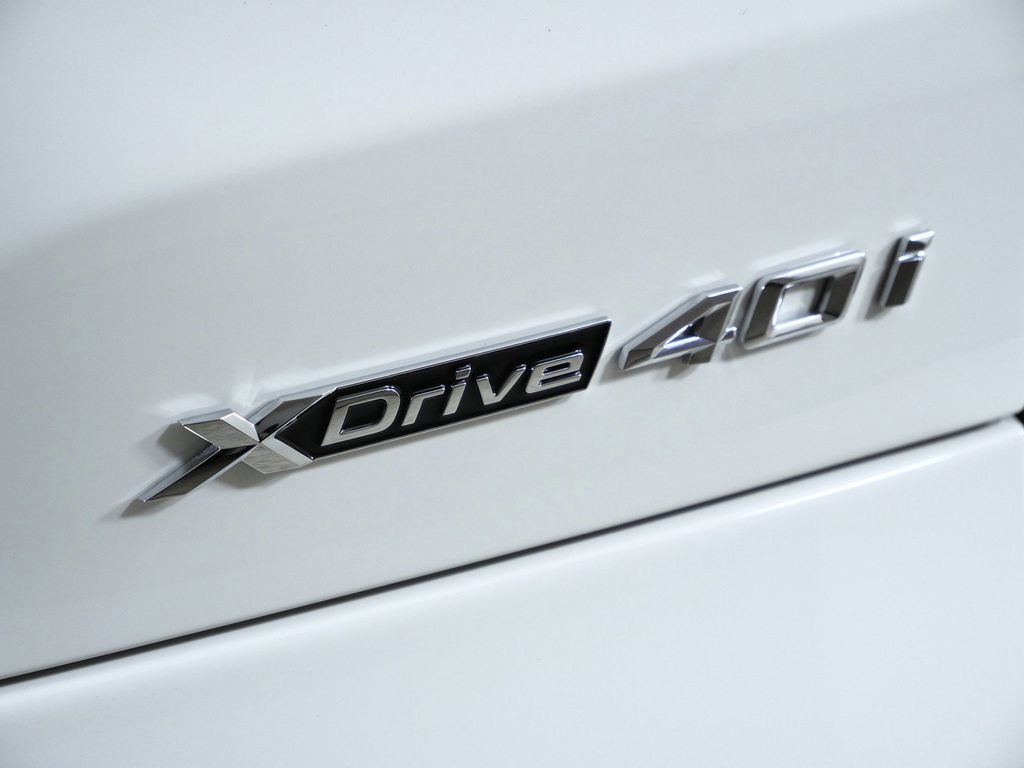 Thumbnail: 2026 BMW X5 - 12
