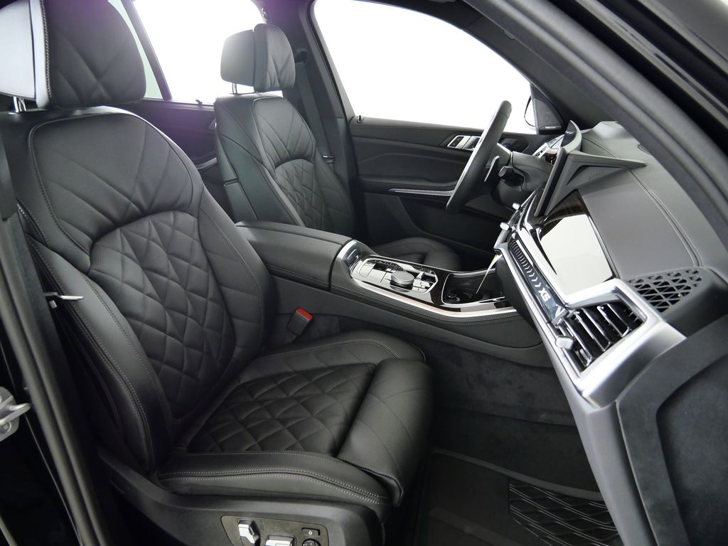 Thumbnail: 2026 BMW X5 - 21