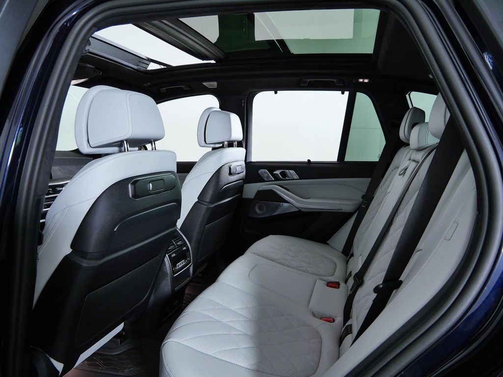 Thumbnail: 2026 BMW X5 - 28