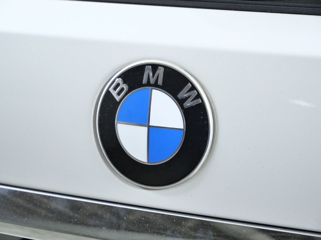 Thumbnail: 2022 BMW X7 - 14