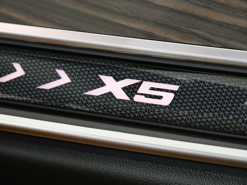 Thumbnail: 2026 BMW X5 - 24