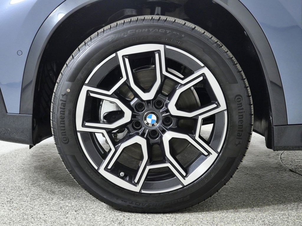 Thumbnail: 2026 BMW X1 - 17