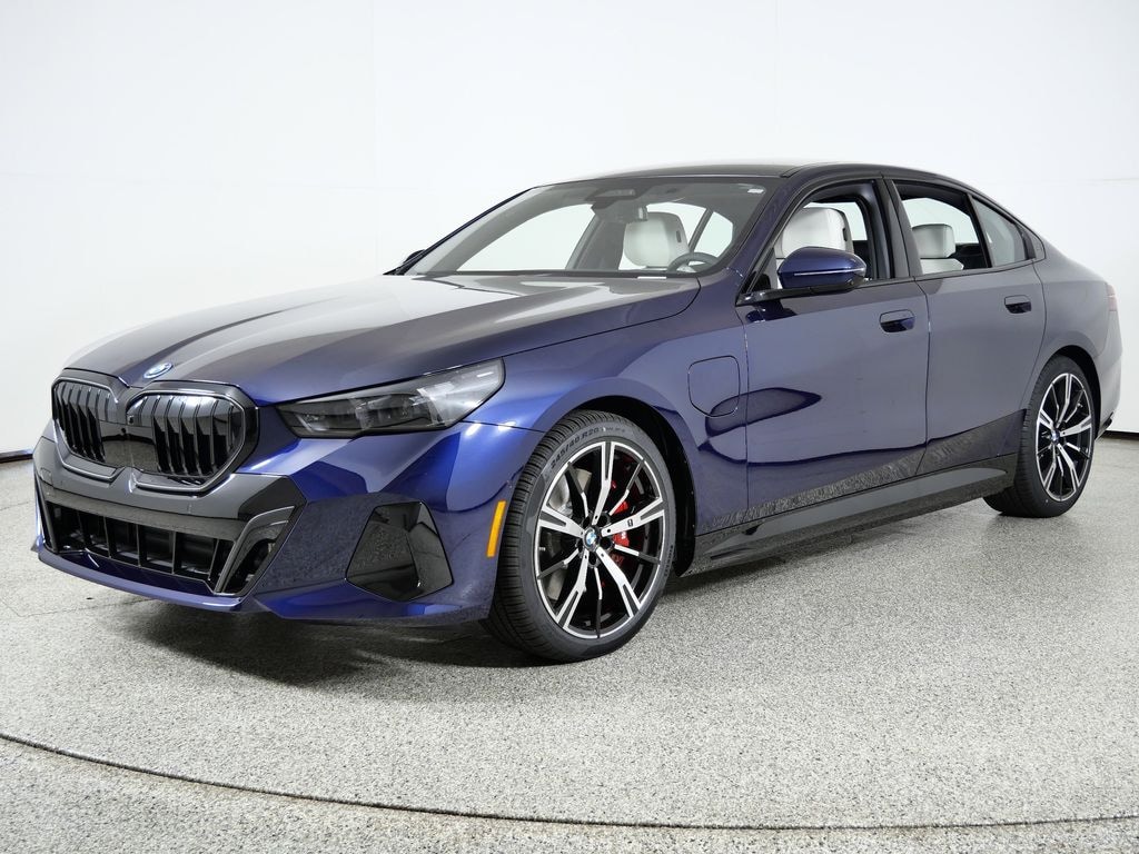 New 2026 BMW 5 Series 550e xDrive Sedan