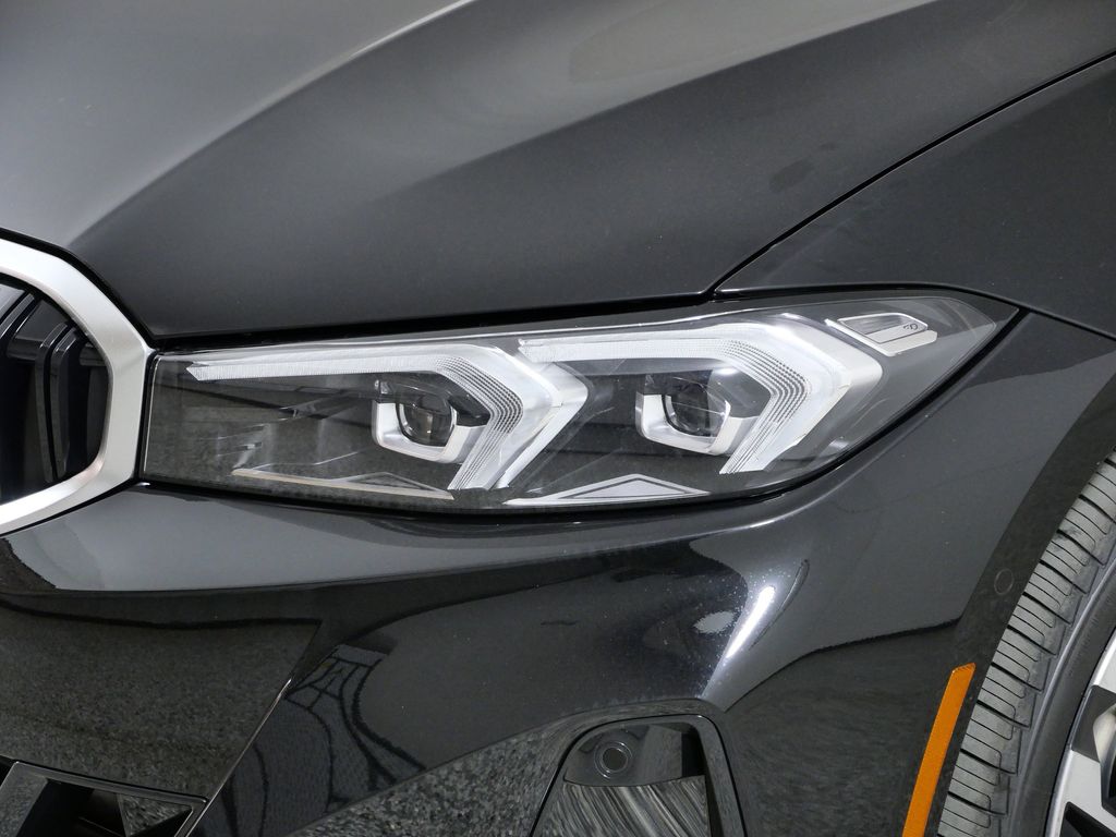 Thumbnail: 2026 BMW 3 Series - 3