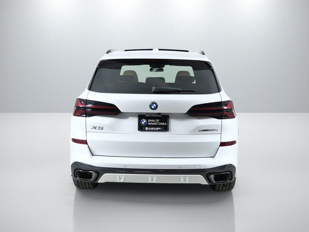 Thumbnail: 2026 BMW X5 - 10