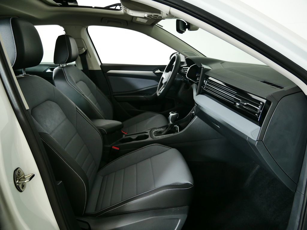 Thumbnail: 2025 Volkswagen Jetta - 21