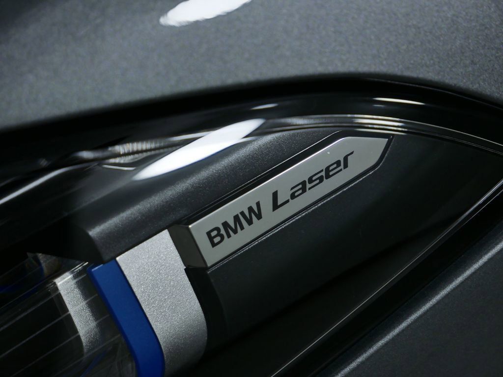 Thumbnail: 2024 BMW 8 Series - 21
