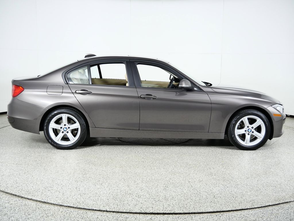 Thumbnail: 2015 BMW 3 Series - 9