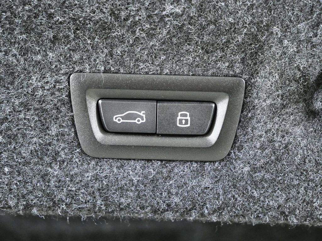 Thumbnail: 2026 BMW M4 - 26