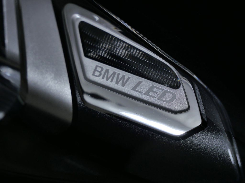 Thumbnail: 2026 BMW 3 Series - 4