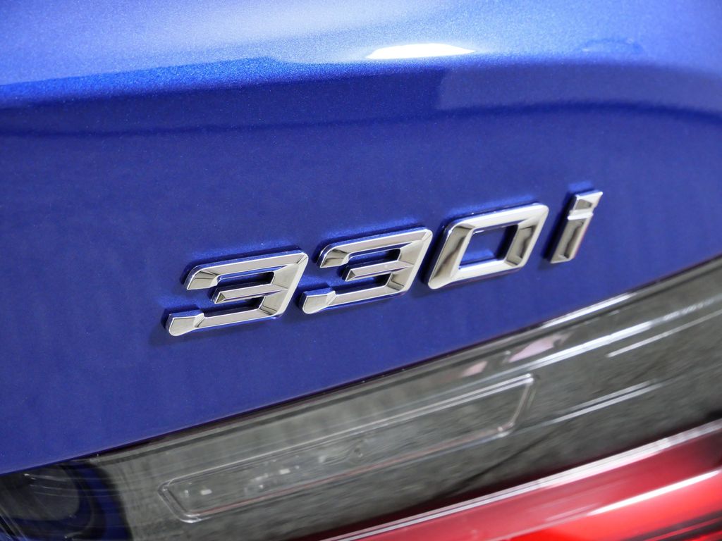 Thumbnail: 2026 BMW 3 Series - 12