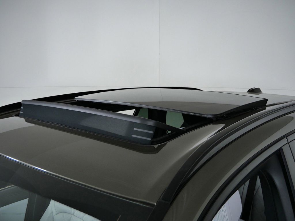 Thumbnail: 2026 BMW X5 - 18