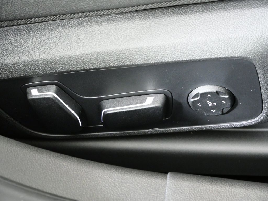 Thumbnail: 2026 BMW 3 Series - 22