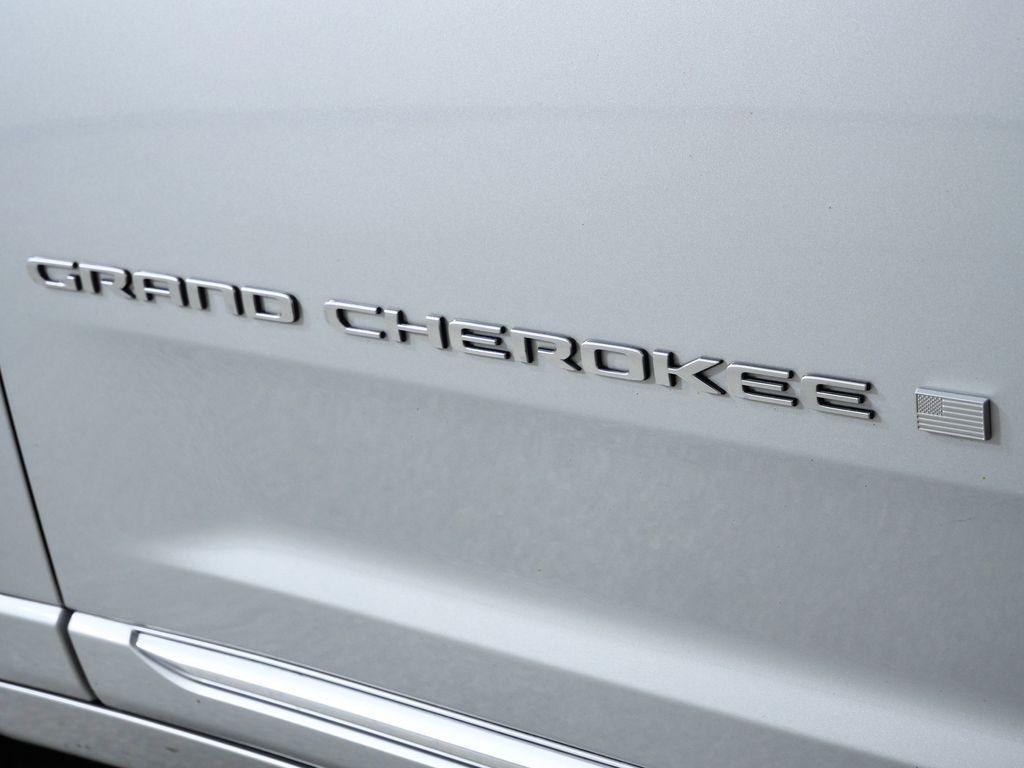 Thumbnail: 2023 Jeep Grand Cherokee L - 5