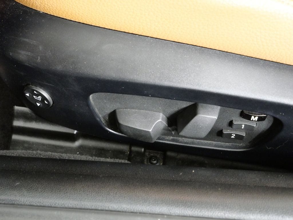 Thumbnail: 2011 BMW 3 Series - 32