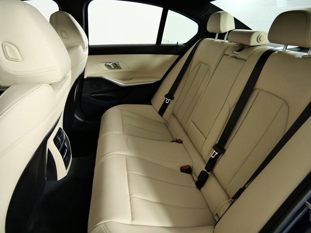 Thumbnail: 2026 BMW 3 Series - 32