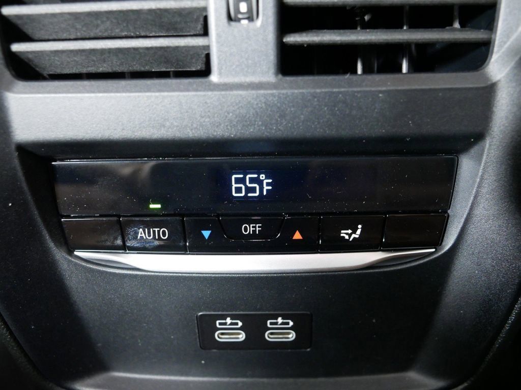 Thumbnail: 2025 BMW 3 Series - 31