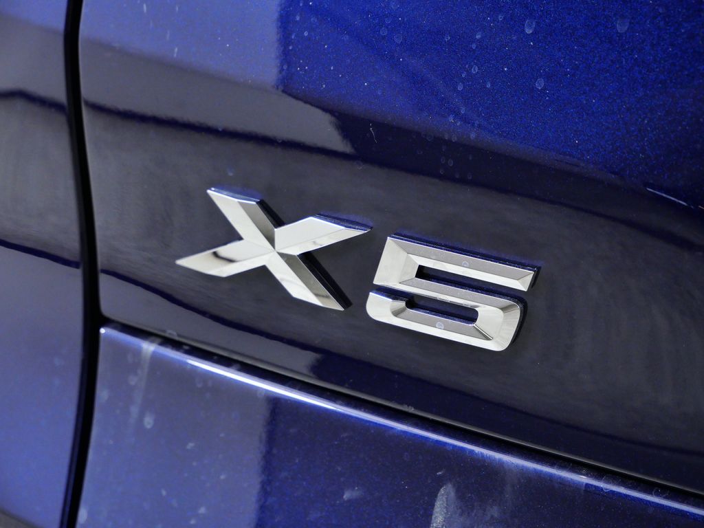 Thumbnail: 2026 BMW X5 - 13