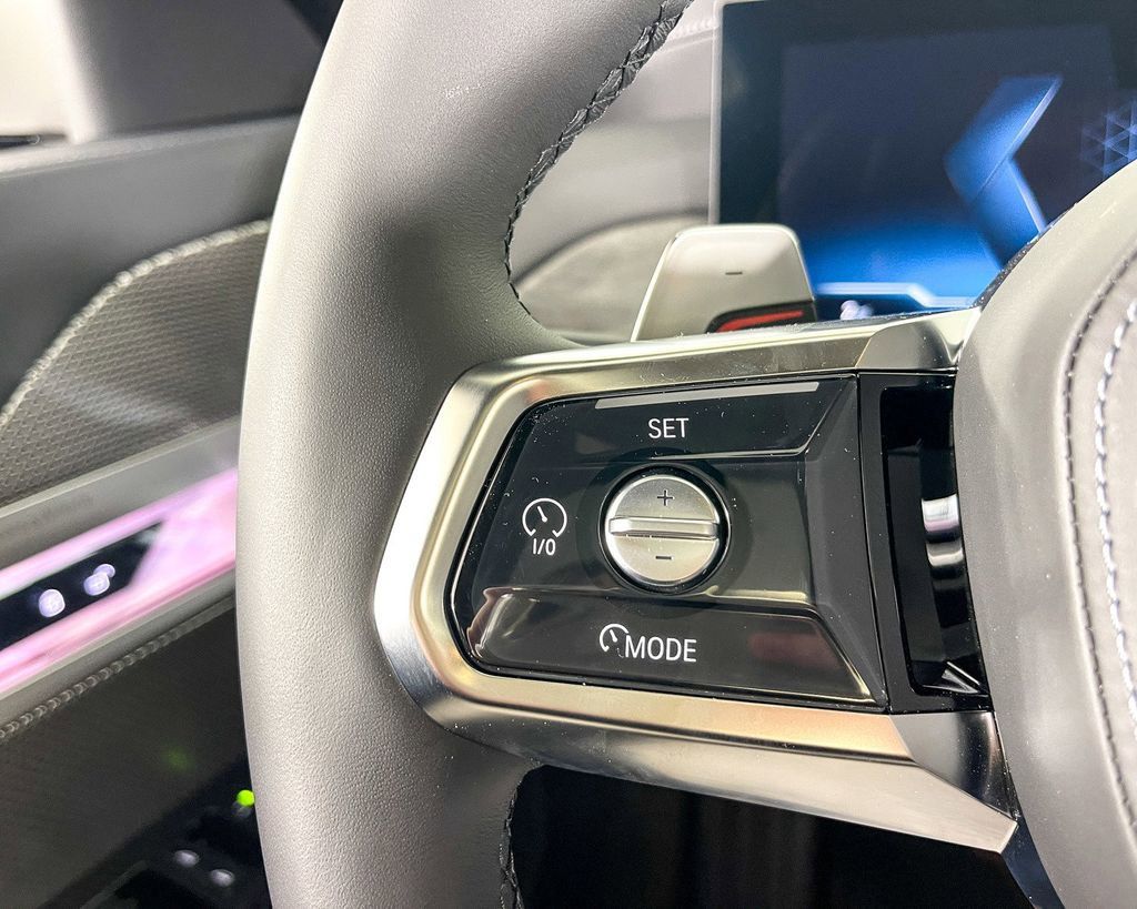 Thumbnail: 2025 BMW 7 Series - 39