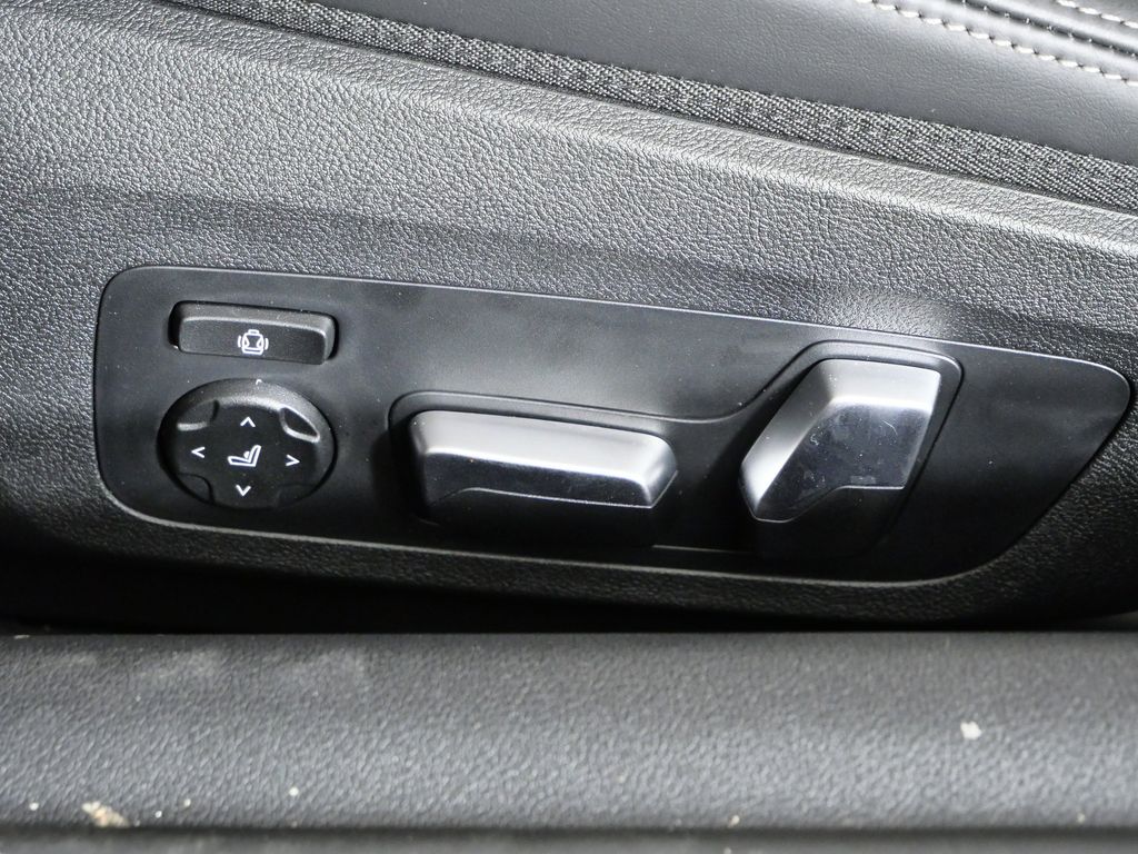 Thumbnail: 2026 BMW 8 Series - 35