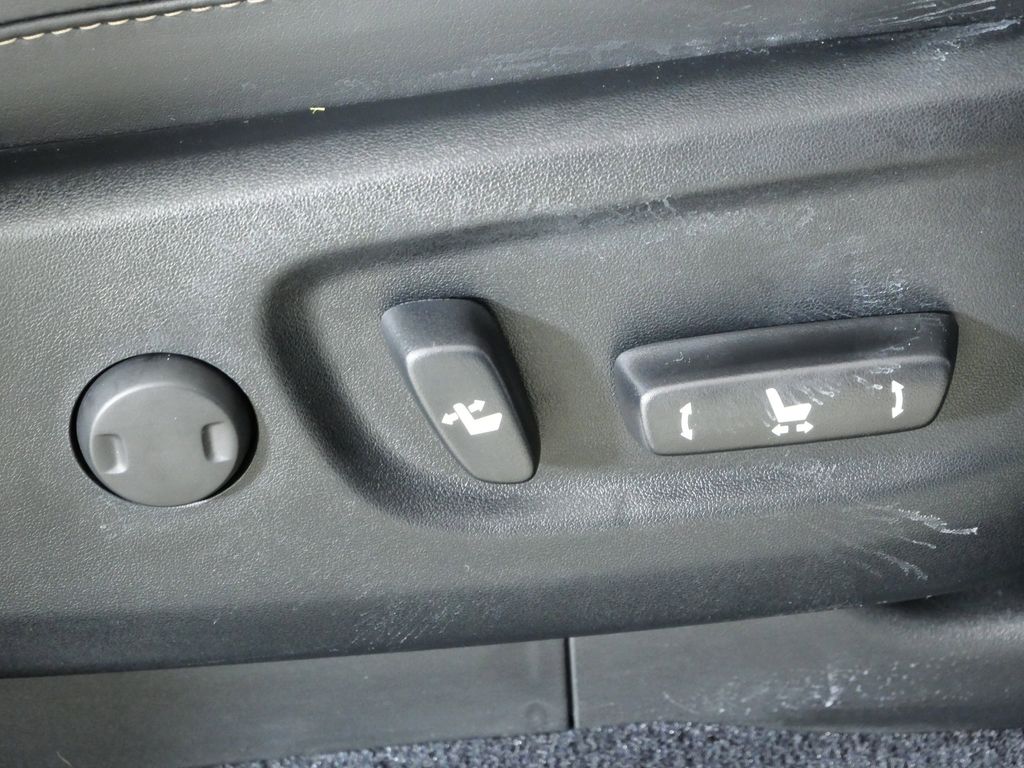 Thumbnail: 2023 Lexus GX - 22