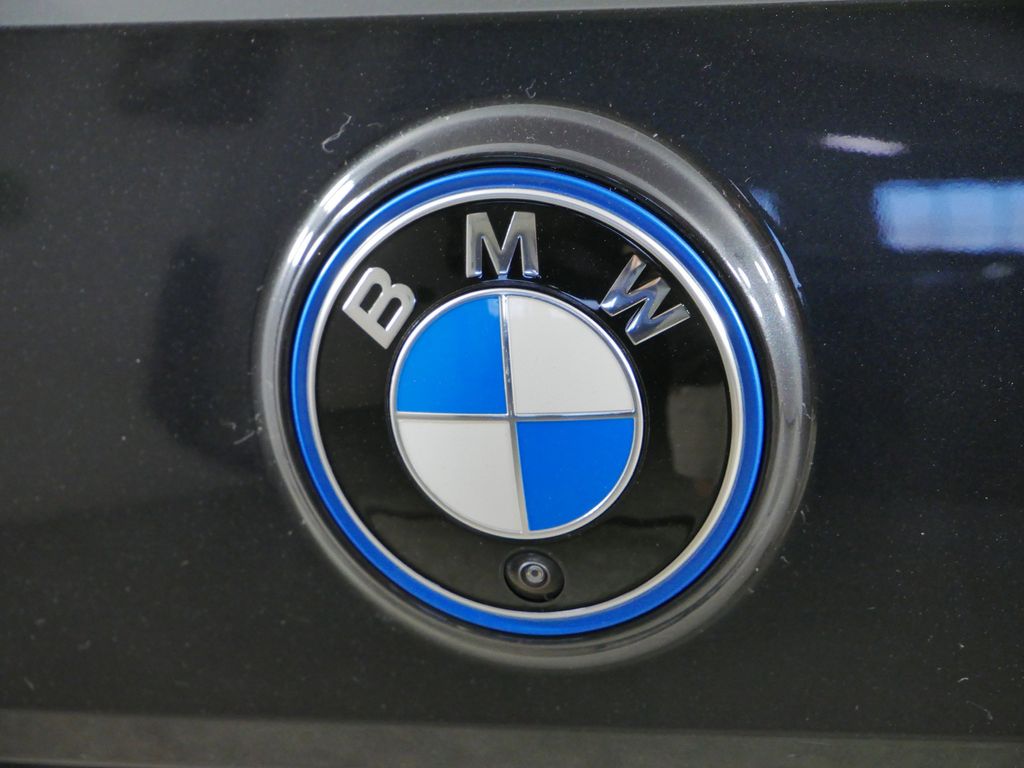 Thumbnail: 2023 BMW iX - 15
